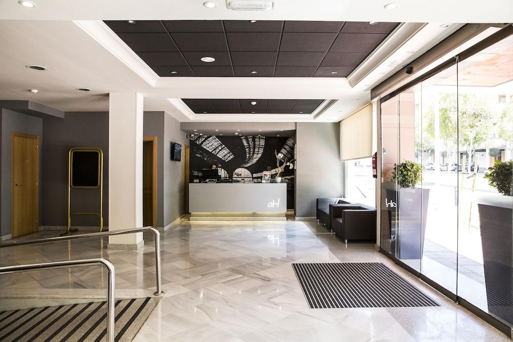 Avenida Hotel Almería Kültér fotó